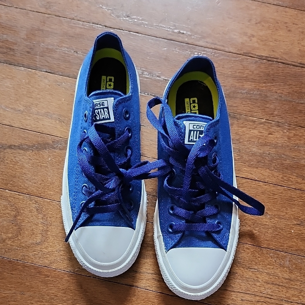Converse 2 Blue and White Sneakers